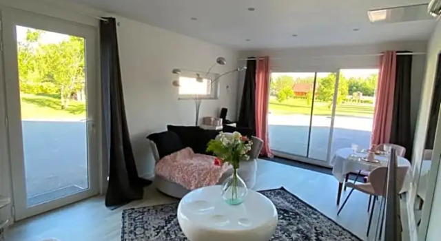 Agréable chambre d’hôte calme avec piscine, Book Bed and Breakfast Hotels in Burgundy with a Pool, Swimming Pool