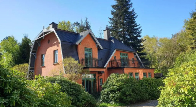 Коттедж с 4 комнатами Ferienhaus am Wasserturm für 6 Erwachsene und 9 Kinder