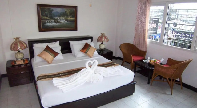 Двухместный номер Standard с балконом и с красивым видом из окна Hotel Swiss Garden Patong