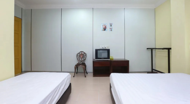 Трёхместный номер Standard SPOT ON 89857 Azra Inn Rumah Tumpangan