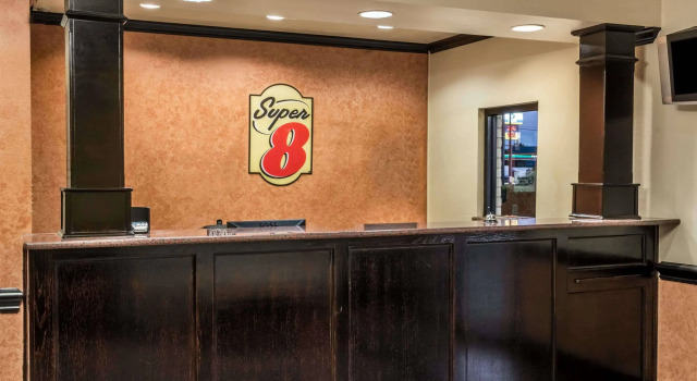 Super 8 Beaumont/I-10 South, Book Hotel Hoteller i Beaumont med pool, Swimmingpool