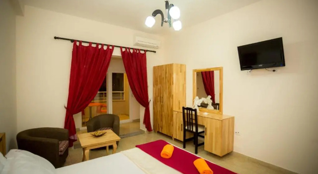 Двухместный номер Standard с балконом Hotel Albania
