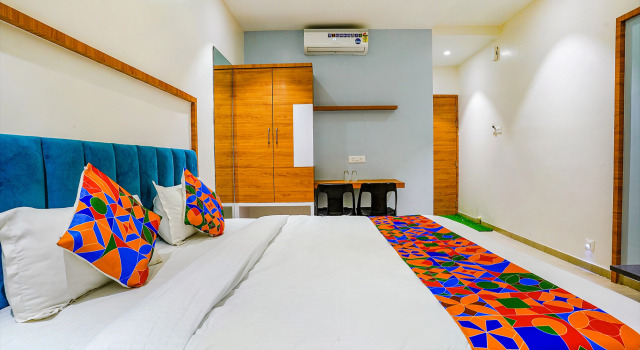 Номер Deluxe Fabhotel Kesar Inn