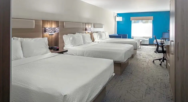 Шестиместный люкс Holiday Inn Express & Suites Roanoke Rapids by IHG