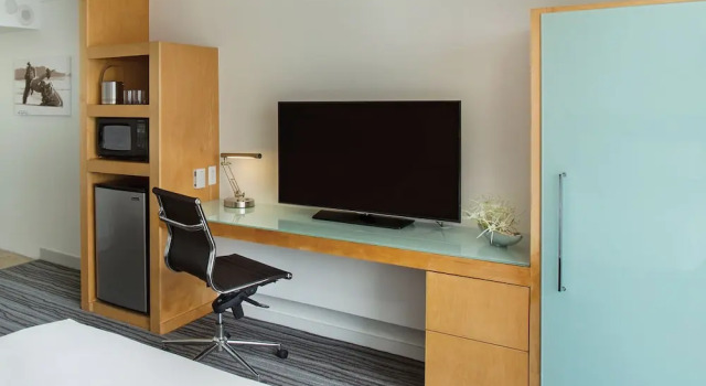Четырёхместный номер Standard с красивым видом из окна Grand Naniloa Hotel, a Doubletree by Hilton