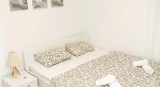 Stylish Okrug Gornji Apartment With Terrace and Patio