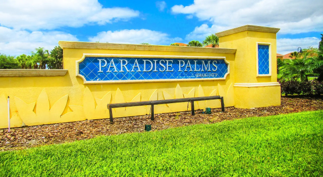 Magical 4 bed/3 bath home w/pool, grill & more!, Kissimmee, US