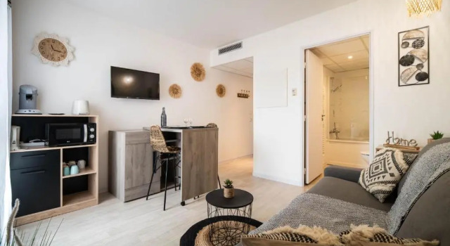L'ETHNIK--STUDIO--TOUT CONFORT--CLIM--WIFi, Забронировать Отель Лурд Hautes-Pyrénées