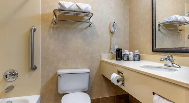 Четырёхместный номер Standard Comfort Inn & Suites Russellville I-40
