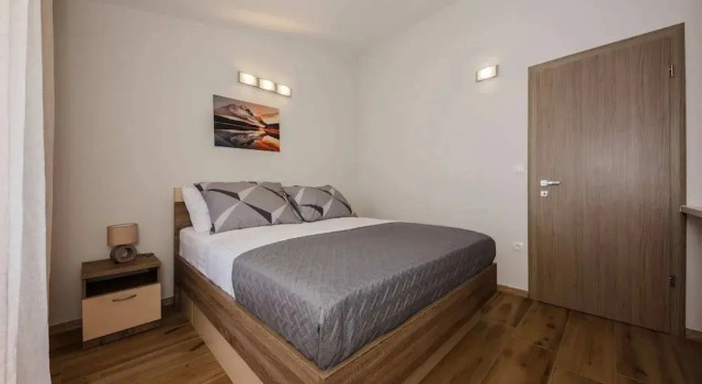 Coastal Apartment in Sibenik-brodarica, Забронировать Апартаменты/квартира Шибеник Шибенско-Книнская жупания, рядом с Частный Пляж Гостевого Дома «Знатна Рибица»