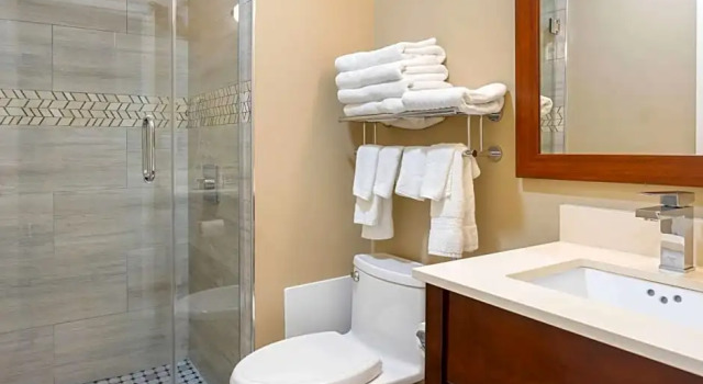 Четырёхместный номер Standard Comfort Inn & Suites near JFK Air Train