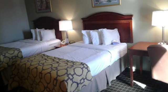 Четырёхместный номер Standard Baymont by Wyndham Clarksville Northeast