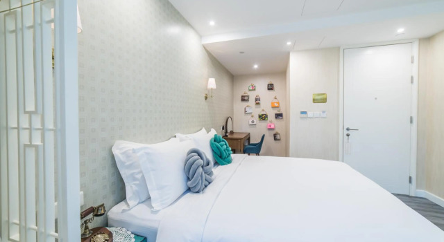 Tung Nam Lou Art Hotel, Rezerwuj Hotel Hotele w Hongkong z parkingiem, w pobliżu MTR Olympic Station, Parking