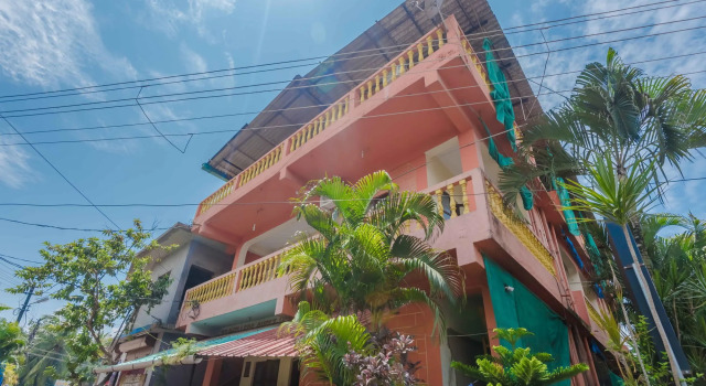 OYO 7288 Traveller Guest House, Prenota Affittacamere Baga 
