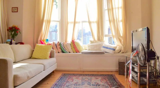3 Bedroom Victorian Flat With Parking in South East London