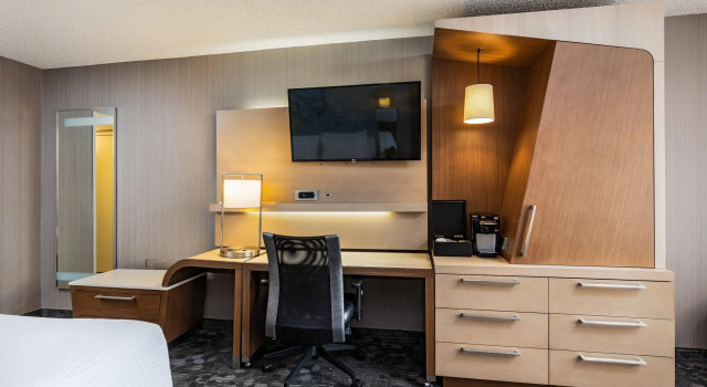 Четырёхместный номер Standard Courtyard by Marriott Riverside UCR/Moreno Valley Area