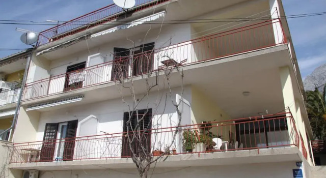 Apartments Antonia, Забронировать Апартаменты/квартира Отели Макарска с парковкой, рядом с Францисканский монастырь, Парковка