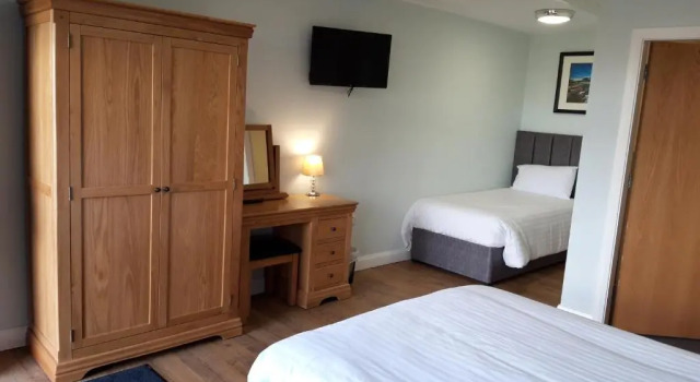Трёхместный номер Standard Standing Stones Lodge