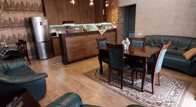 Avto's Apartment in the Centre of Kutaisi, Забронировать Апартаменты/квартира Апартаменты Кутаиси, рядом с Bagrati Cathedral, Апартаменты/квартира