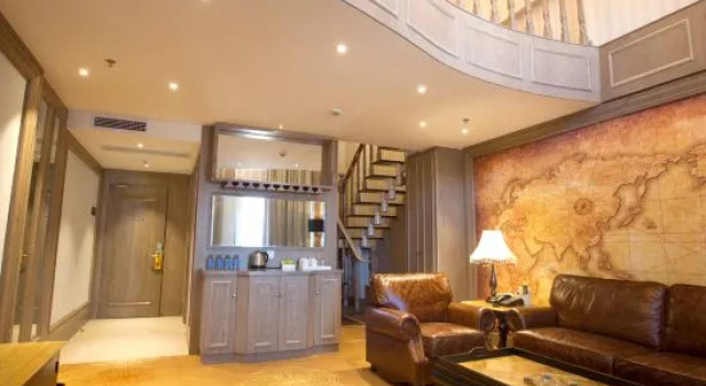 Люкс Famjoy Boutique Hotel