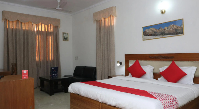 OYO Flagship 25106 Swastik Hospitality