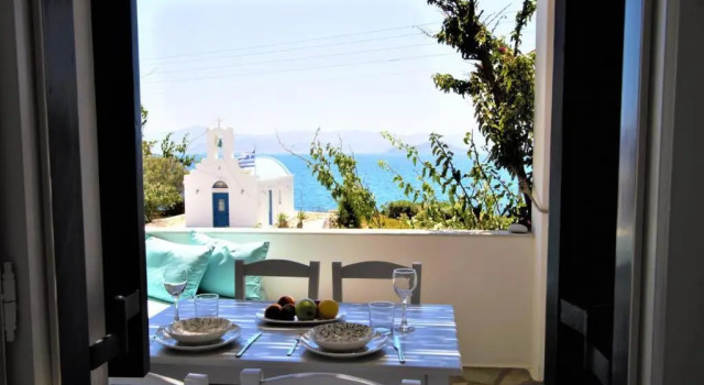 Коттедж с 2 комнатами SEABREEZE Apartment