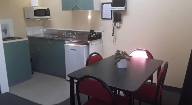 Студия Executive Sundowner Motel