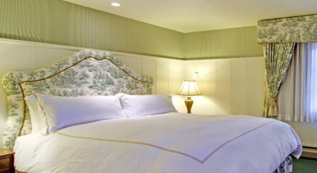 Wayside Inn, Book Hotel Carmel Highlands Indiana