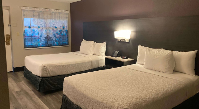 La Quinta Inn by Wyndham Bakersfield South, Забронировать Отель Отели Бейкерсфилд 3 звезды, рядом с Mercy Hospital Downtown - Bakersfield, 3*
