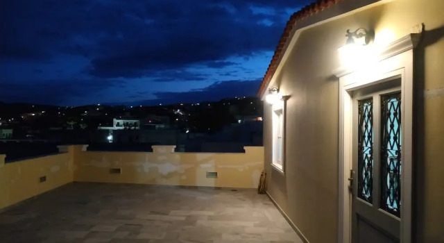 Fiera Guesthouse, Забронировать Гостевой дом Гостевые дома Эрмуполиса, рядом с Музей промышленности Эрмуполи, Гостевой дом
