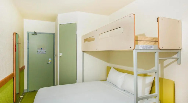 Четырёхместный номер Standard ibis Budget - Fawkner