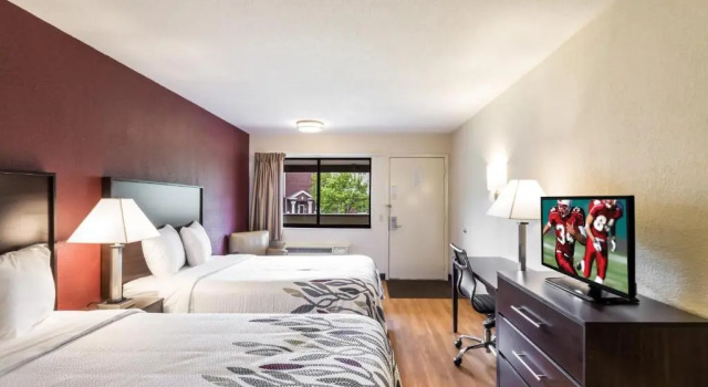 Четырёхместный номер Standard Red Roof Inn Milwaukee Airport Oak Creek