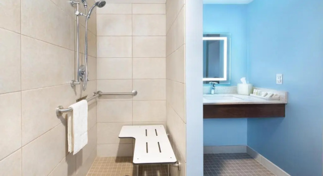Люкс Hotel Indigo Cleveland Beachwood by IHG