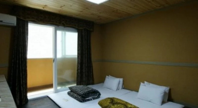 Goodstay Shilla Hotel