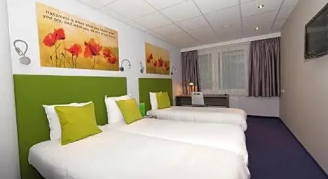 Трёхместный номер Standard Court Garden Hotel