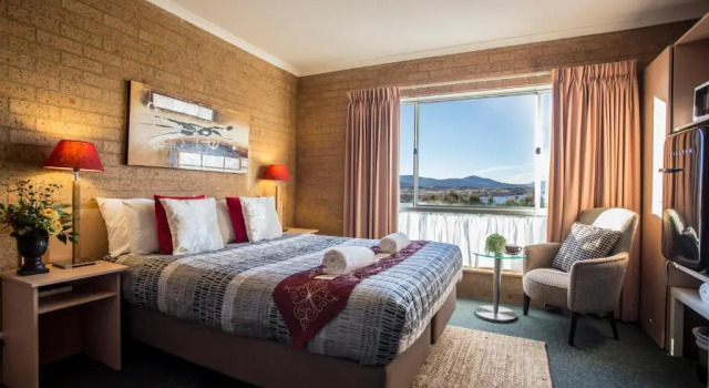 Номер Premium с видом на озеро The Ski Inn Motel