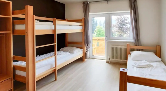 Кровать в общем номере Mountain Hotel & Hostel
