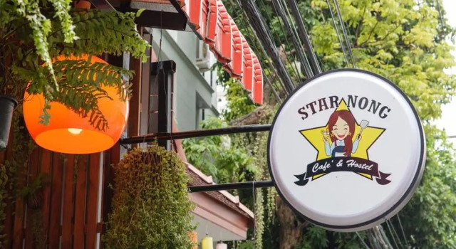 Кровать в общем номере Starnong Cafe & Hostel