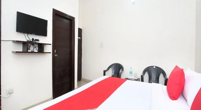 OYO 13088 Hotel Basant
