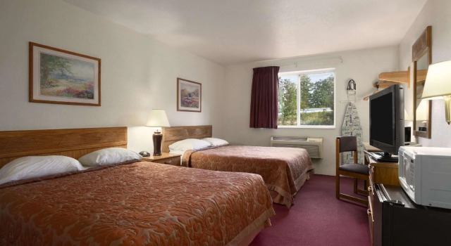 Четырёхместный номер Standard Quality Inn Johnstown