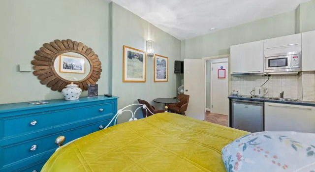 Двухместный номер Standard с видом на сад Vancouver Hotel & Studios