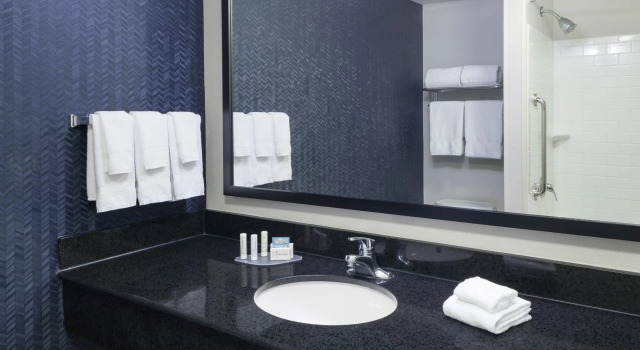 Четырёхместный номер Standard Fairfield Inn & Suites Kansas City Overland Park