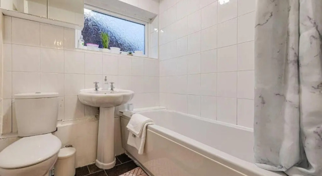 Апартаменты Lovely 2 Bedroom Apartment With Fireplace