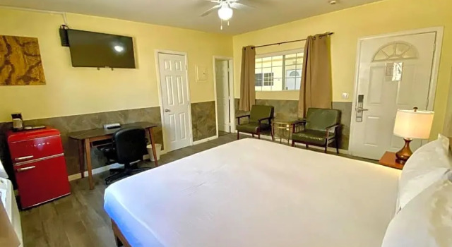 Номер Economy Europa Inn & Suites