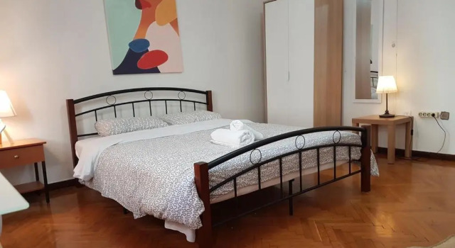Teal Apartment - Athens Center, 4 BD, 2 BATH