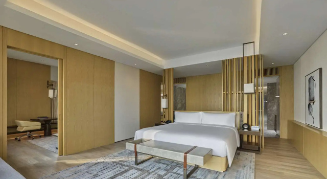 Люкс Deluxe с видом на озеро Hilton Suzhou Yinshan Lake