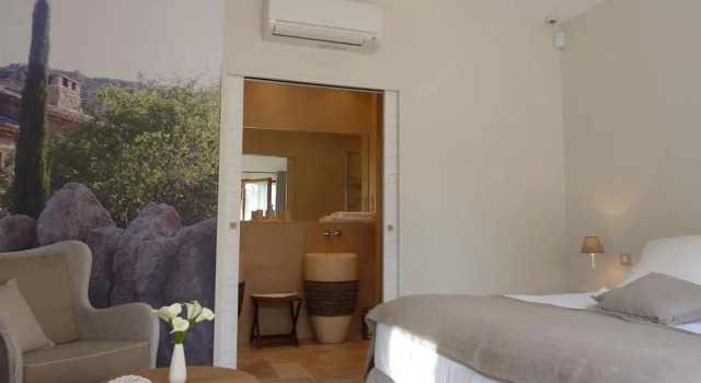 Les Mazets du Luberon, Book Hotel Hoteller i Puget med parkering, Parkering