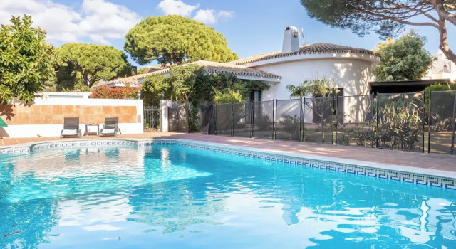 Вилла Villa Calahonda 700m From Beach With Pool