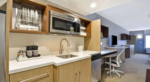 Двухместный люкс Home2 Suites By Hilton Columbus Airport East Broad