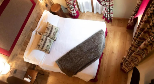 Laghetto Alpine Hotel & Restaurant, Забронировать Отель Отели Брюссон с парковкой, Парковка